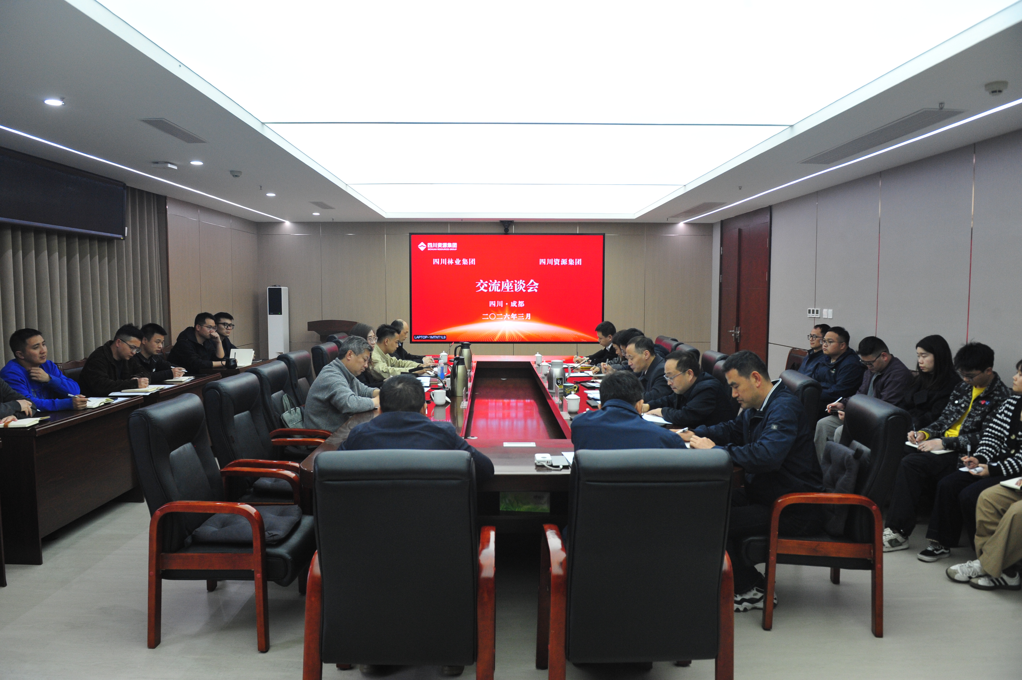 XSC_6833(1) XSC_6833(1)
